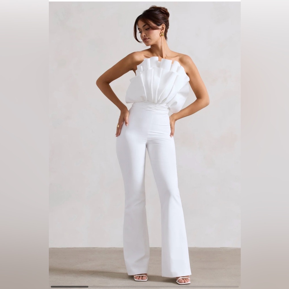 CLUB LONDON NICIA Off  WHITE RUFFLED STRAPLESS FLARED-LEG JUMPSUIT Size  8